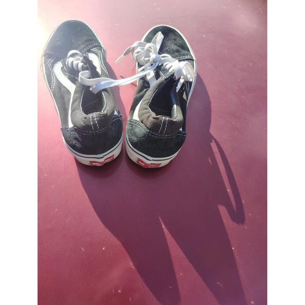 Vans Old Skool Classic Skate Shoes Black White Mens 6 Womens 7.5 Low Top Sneaker